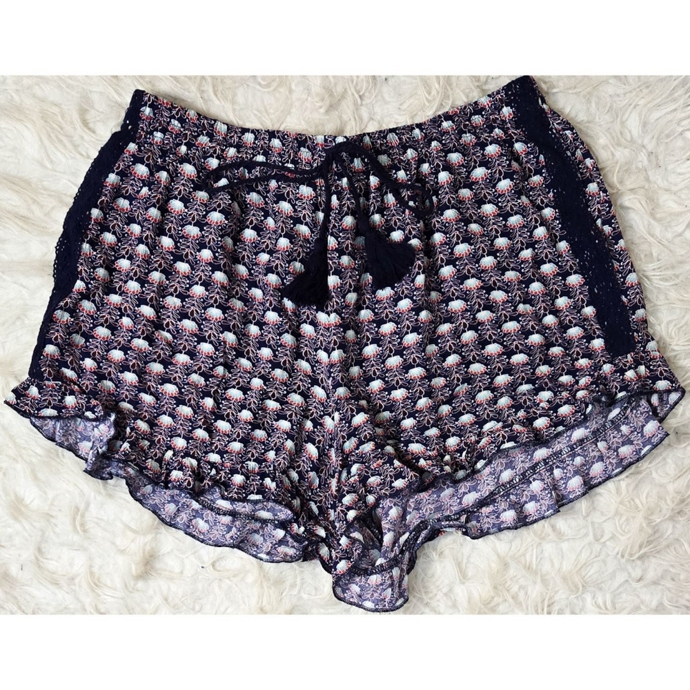 Francescas Miami Shorts Drawstring Elastic Waist Floral Blue Lace Tassel